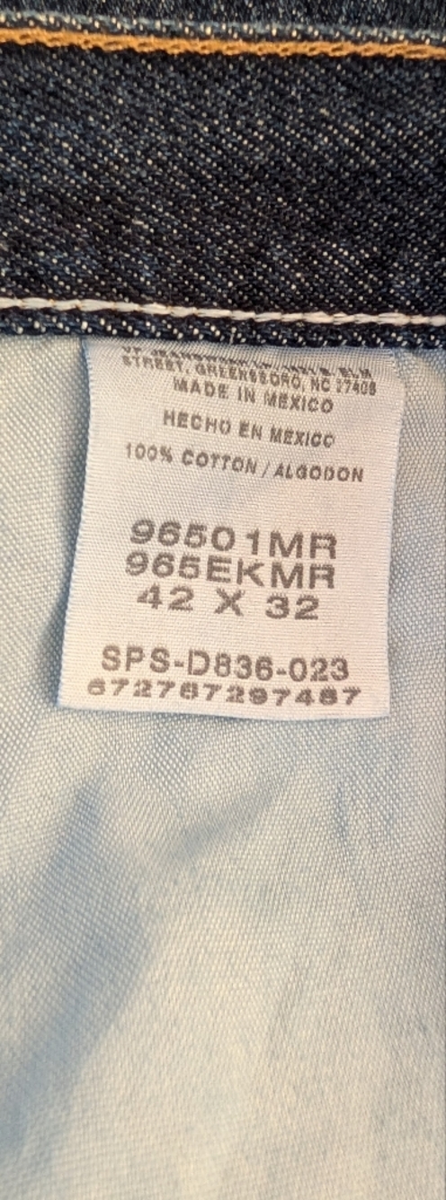 Men's Wrangler Jeans Size 42x32 - Picture 3 of 4